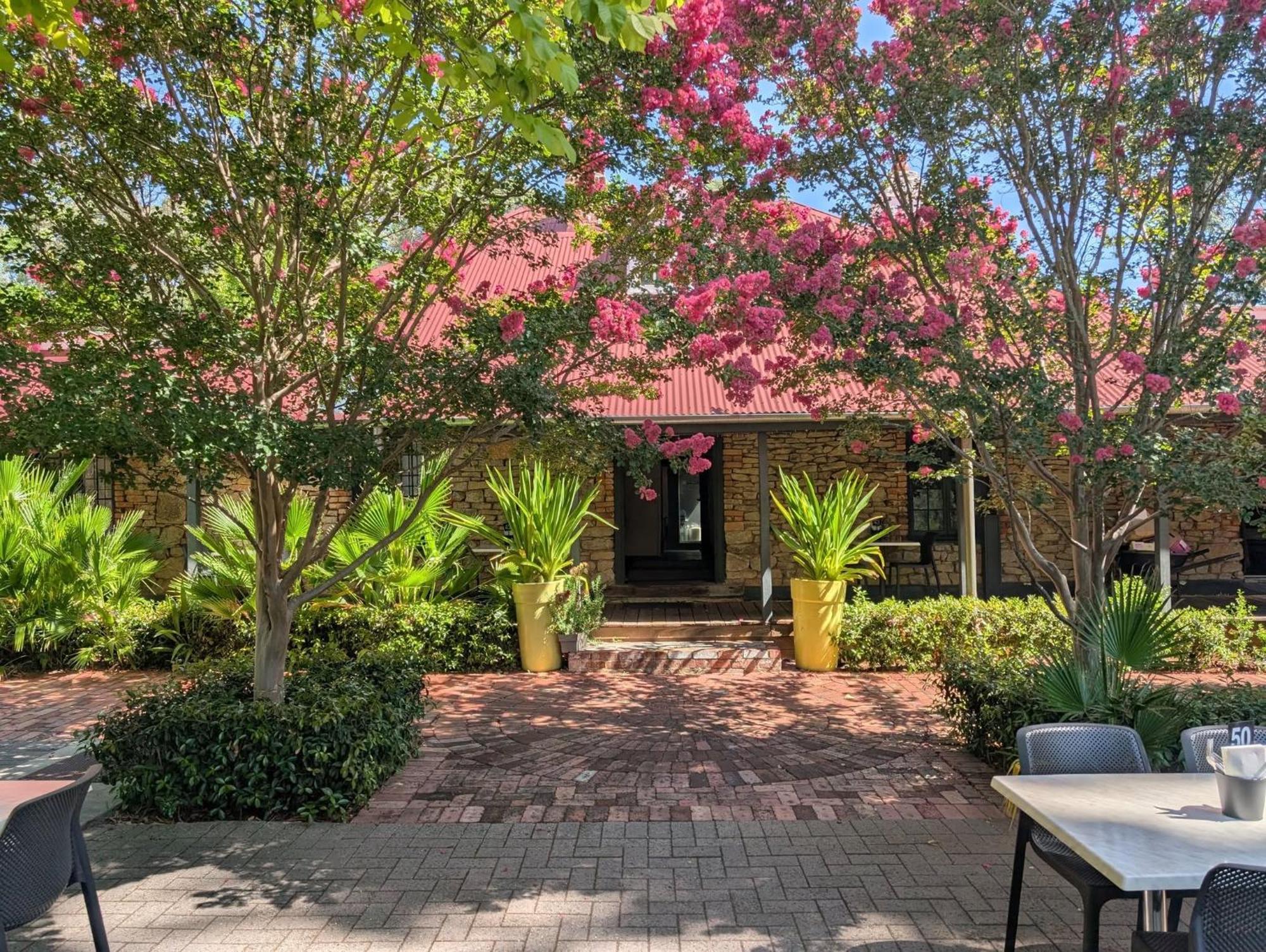 Mahogany Inn And Distillery Mahogany Creek 외부 사진
