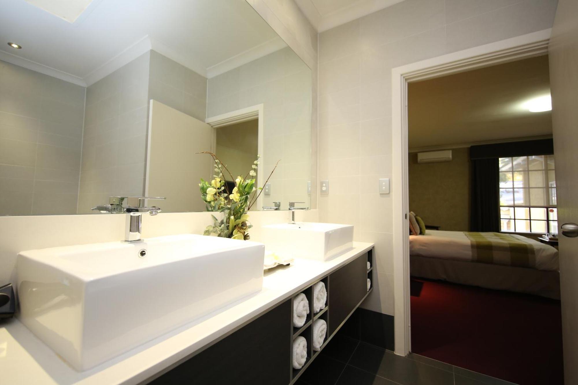 Mahogany Inn And Distillery Mahogany Creek 외부 사진