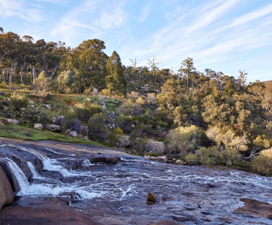 Mahogany Inn And Distillery Mahogany Creek 외부 사진